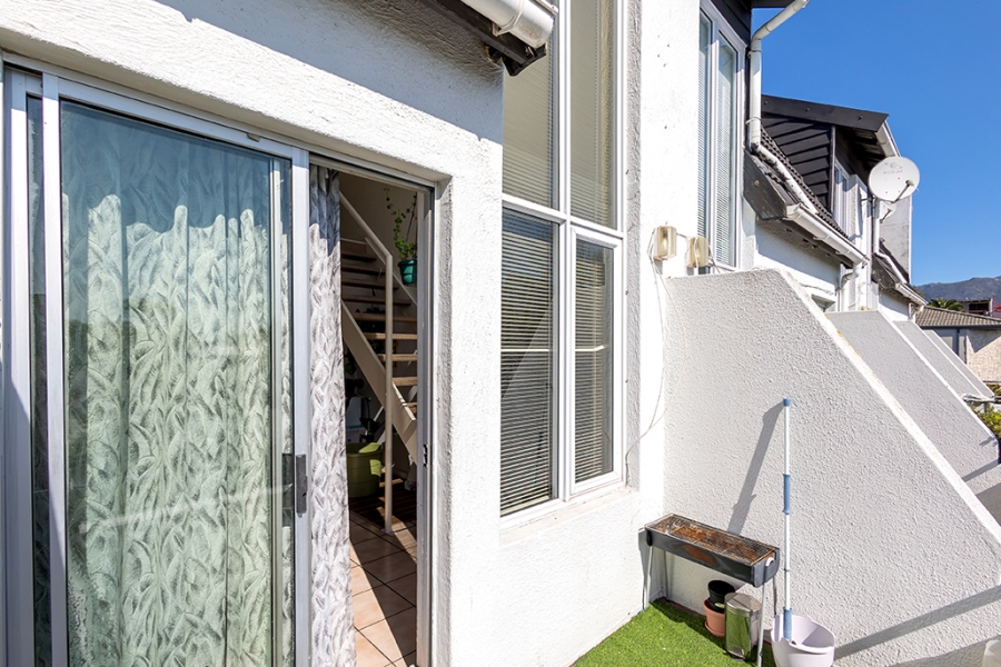 1 Bedroom Property for Sale in Kenilworth Western Cape